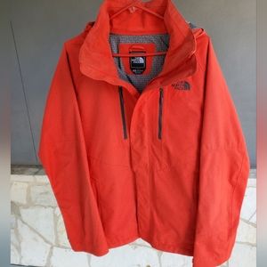 North Face Men's Jacket size Medium